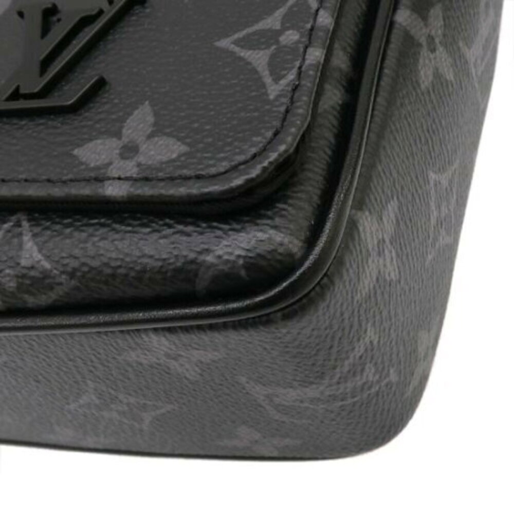 Louis Vuitton Monogram Eclipse Black District - image 5
